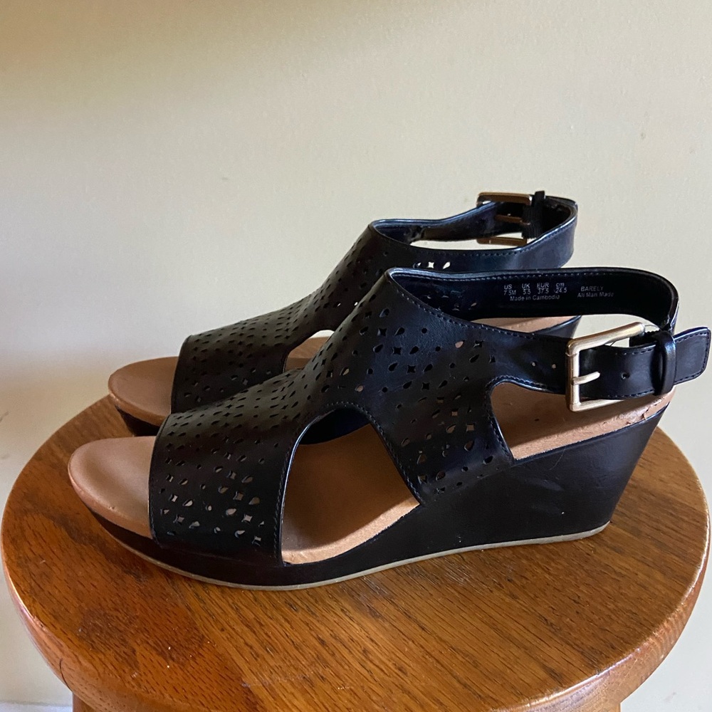 Dr. Scholl’s Original Collection Sandals – Perforated Black Leather – Size 7.5